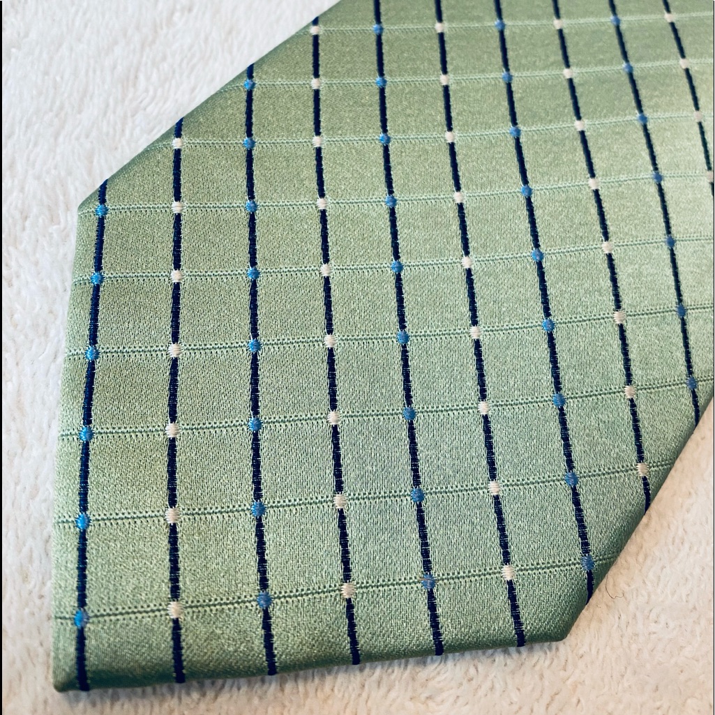 Brand New Trendy Tie By Geoffrey Beene